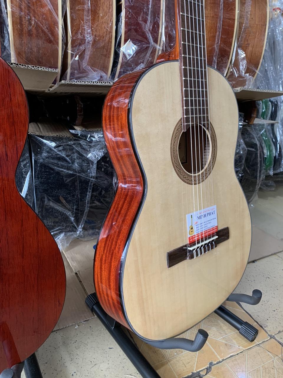 dan-guitar-classic-thung-mong-go-hong-dao (8)